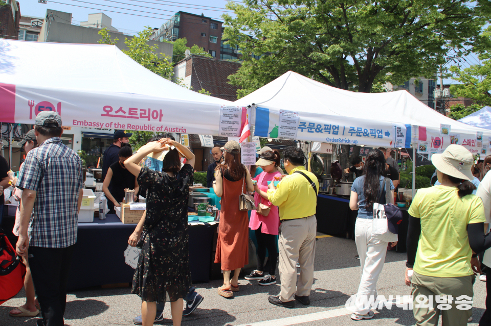 축제 시작 시간부터 인파가 이어지기 시작했다. (사진=임동현 기자)